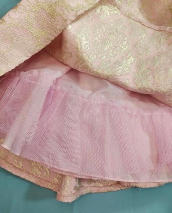 Святкова сукня  з підюбником