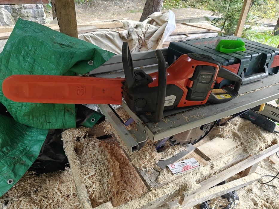 Husqvarna акамуляторна пила