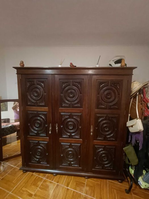 Mobília de Quarto em Madeira Maciça c/ Mármore – Venda em Separado ou Conjunto