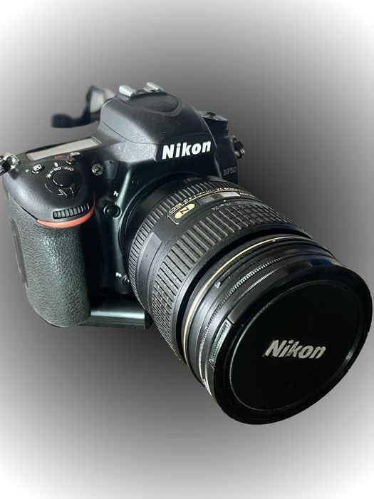 Câmera fotográfica Nikon D750 c/3 objetivas