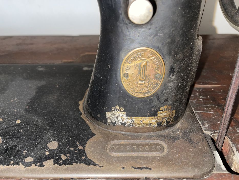 Máquina de Costura Singer