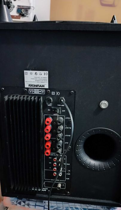 Сабвуфер jbl, продам.
