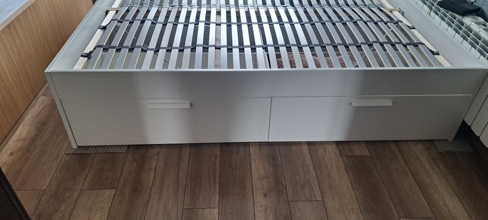 Rama łóżka 180x200 + 2 szafki nocne