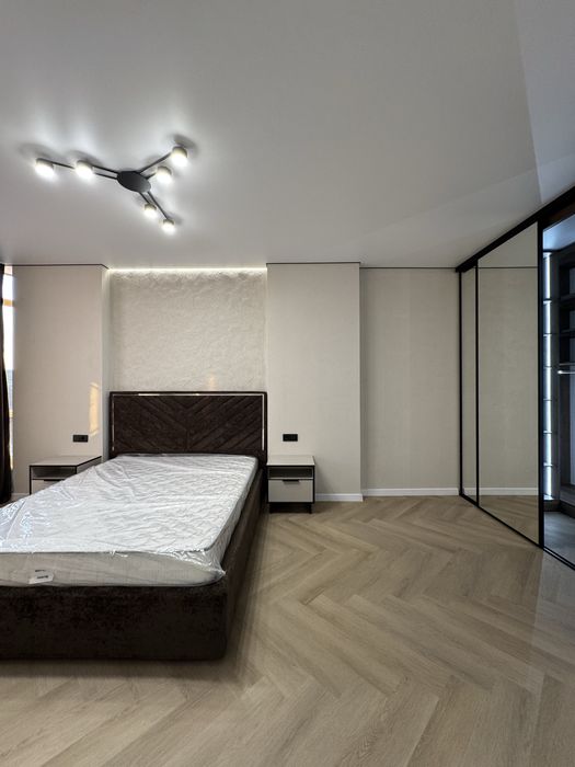 Велика та стильна 1 кімнатна квартира на 5 поверсі, жк закритого типу