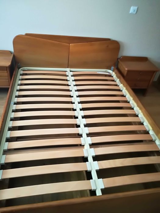 Cama de Casal com 6 gavetas e 2 mesas de cabeceira