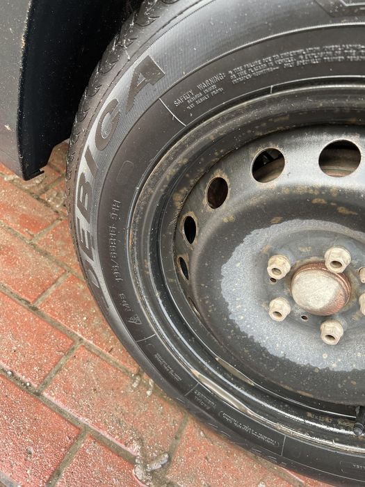 Sprzedam opony zimowe z felgami