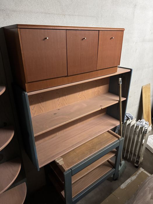 Estantes altas - Mobília Variada