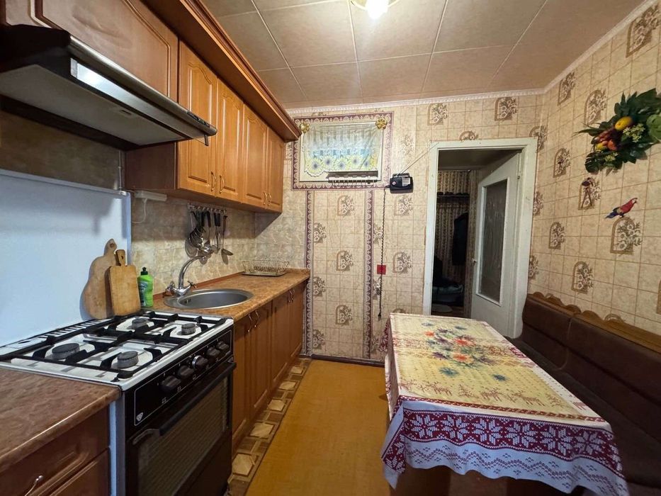 Простора не кутова 3к в хорошому стані 37039