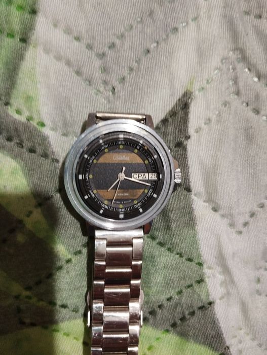 Годинники Слава з календарем