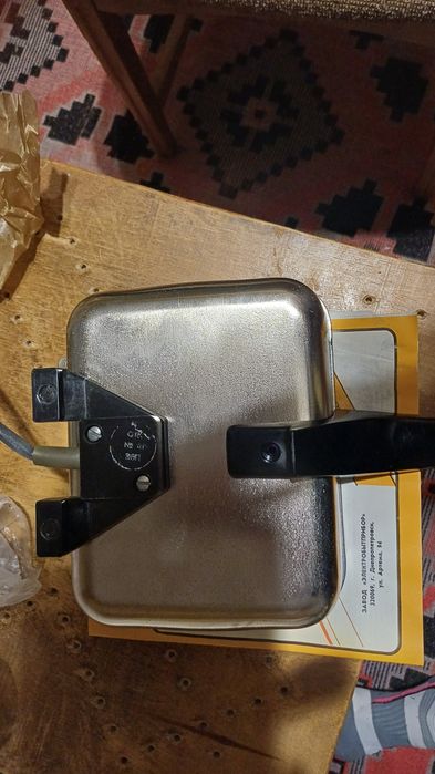 Электровафельница