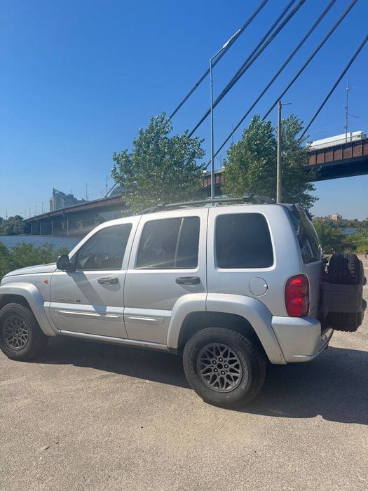 Продаж Jeep Liberty 6000$ для ЗСУ знижка