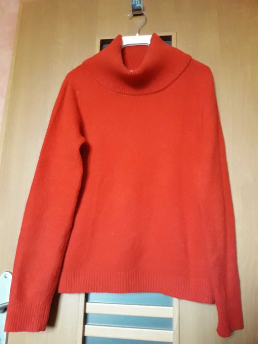 Sweter czerwony z golfem Land one world rozmiar L