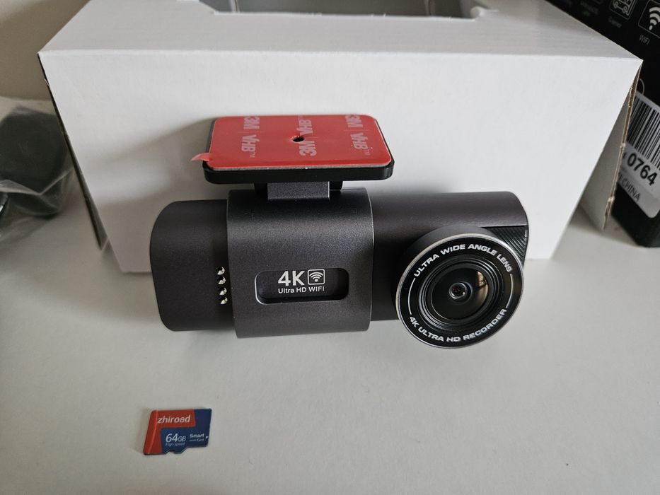 Wideorejestrator kamera samochodowa 4K/FHD z Wifi z kamerą tylną aplik