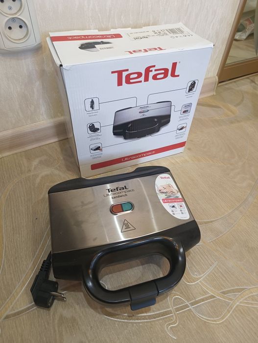 Бутербродниця Tefal ULTRACOMPACT (SM155212)