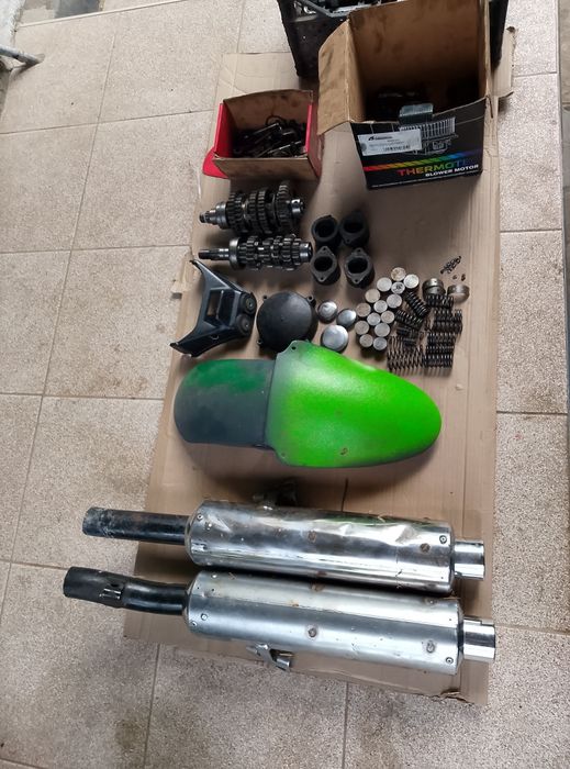 KAWASAKI zzr600 запчастини