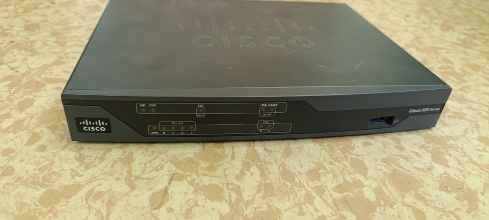 Продам маршрутизатор cisco 881