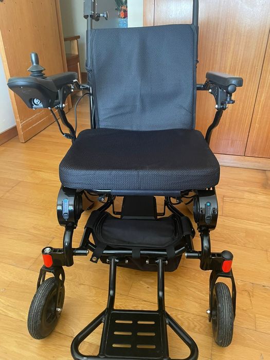 Vendo Cadeira de Rodas Elétrica