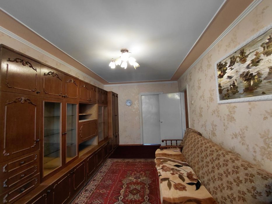 Продаж 2-кімнатної квартири в районі 700-річчя