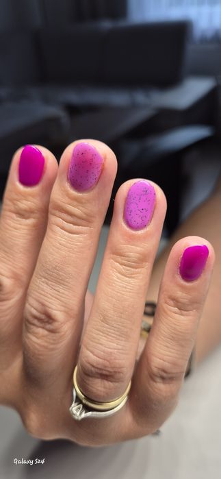 Mobilne paznokcie, hybrydy, żele