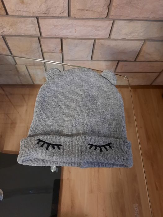 Szara czapka dziecięca