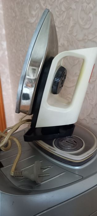 Утюг  производство СССР Страуме,практически новый.