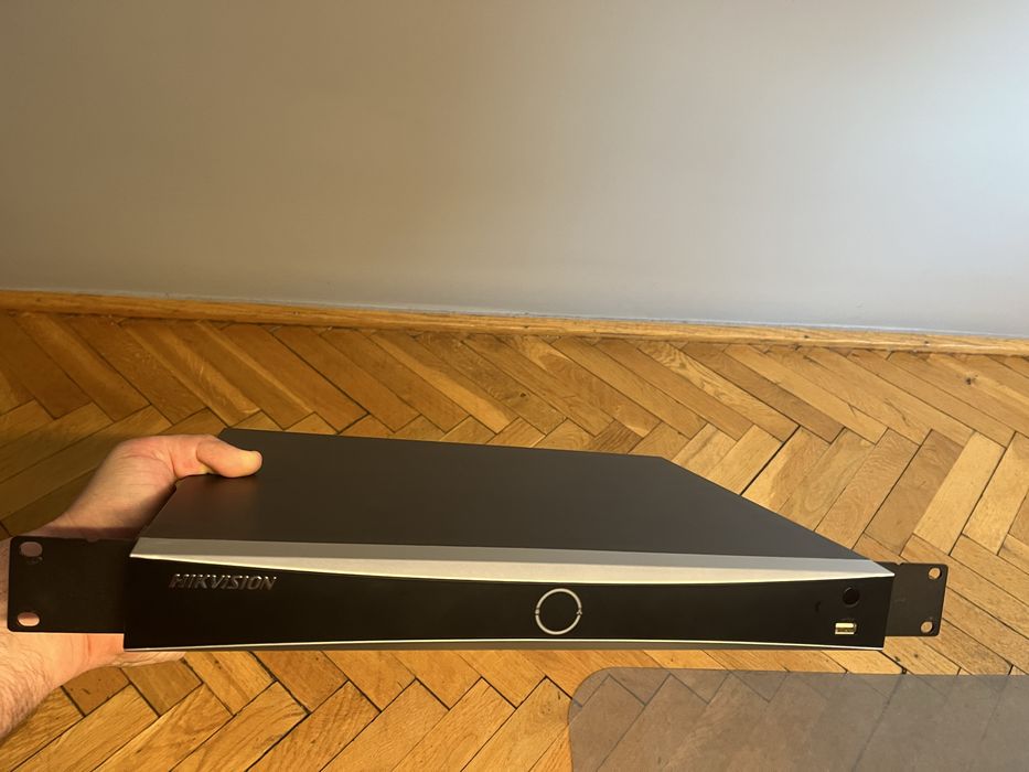 Rejestrator DS-7616NXI-K2 plus 4 kamery HWI-T221H