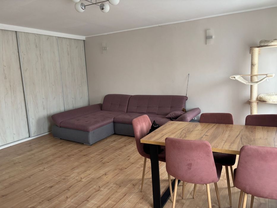 Przestronne mieszkanie 75 m² w centrum Słupca – 4 pokoje, ogródek, wiata i ogromna piwnica!