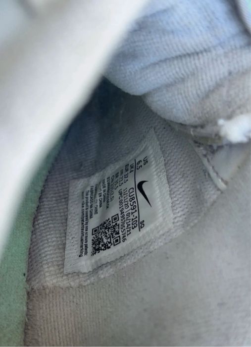 Białe buty Nike Air Force 1 Shadow