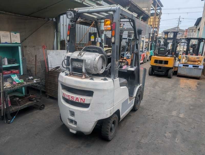 Вилочний автонавантажувач Nissan, 2012 року.
Модель: P1F1A15D.