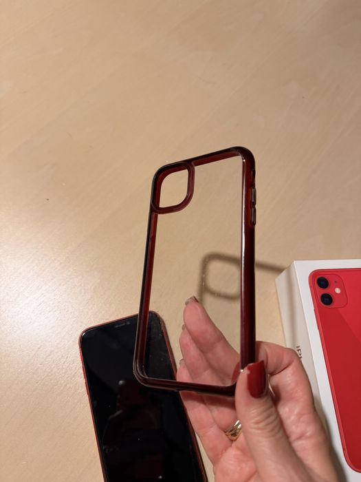 Iphon 11 - czerwony uzywany w bardzo dobrym stanie
