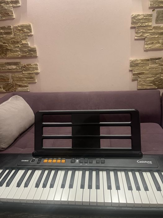 Синтезатор Casio CT-S100 з пюпітром