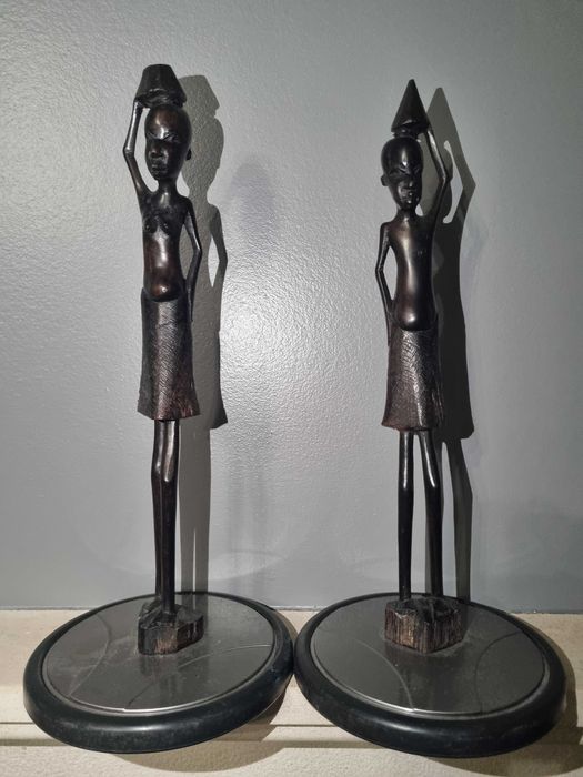 Estatuas de estilo africano