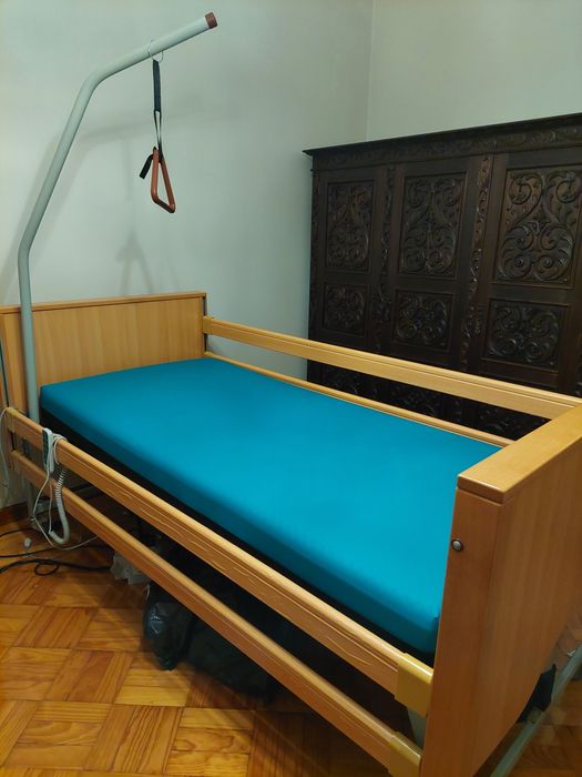 Cama Articulada hospitalar elétrica