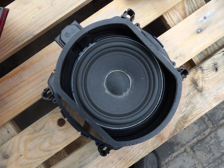 BMW - F25,X3 - GŁOŚNIK NISKOTONOWY SUBWOOFER - LEWY/PRAWY - CENA ZA 1SZT - 9217913