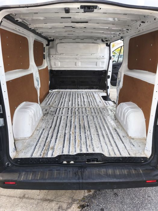 RENAULT TRAFIC Phase lll 2.0 blue DCI 130cv L2H1 IVA DEDUTÍVEL