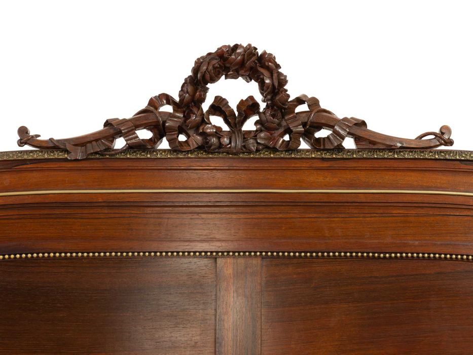 Cama Pau Santo Napoleão III, Painéis Florais Lacre, Século XIX