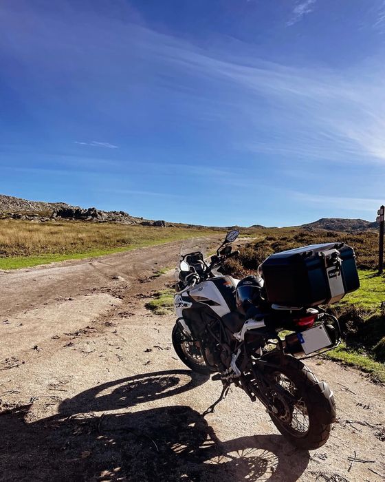 Benelli TRK 502X 2021 – Malas SHAD + Extras – Impecável