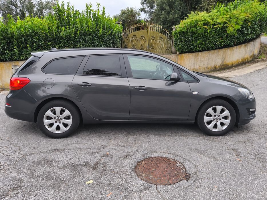 Opel Astra Sports Tourer 1.3 CDTI Histórico completo — photo 2