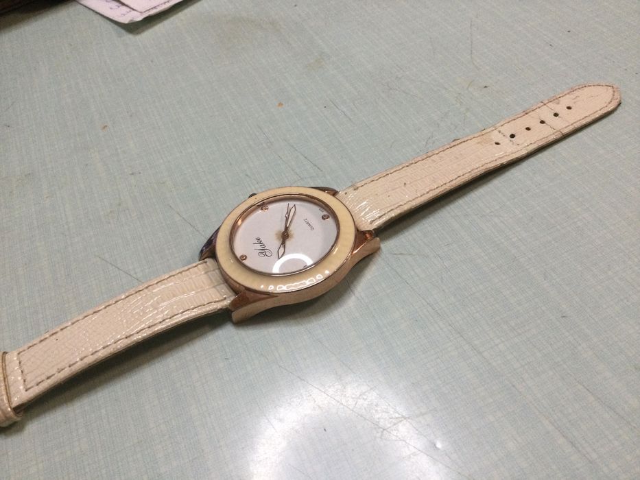 Часы наручные под ремонт