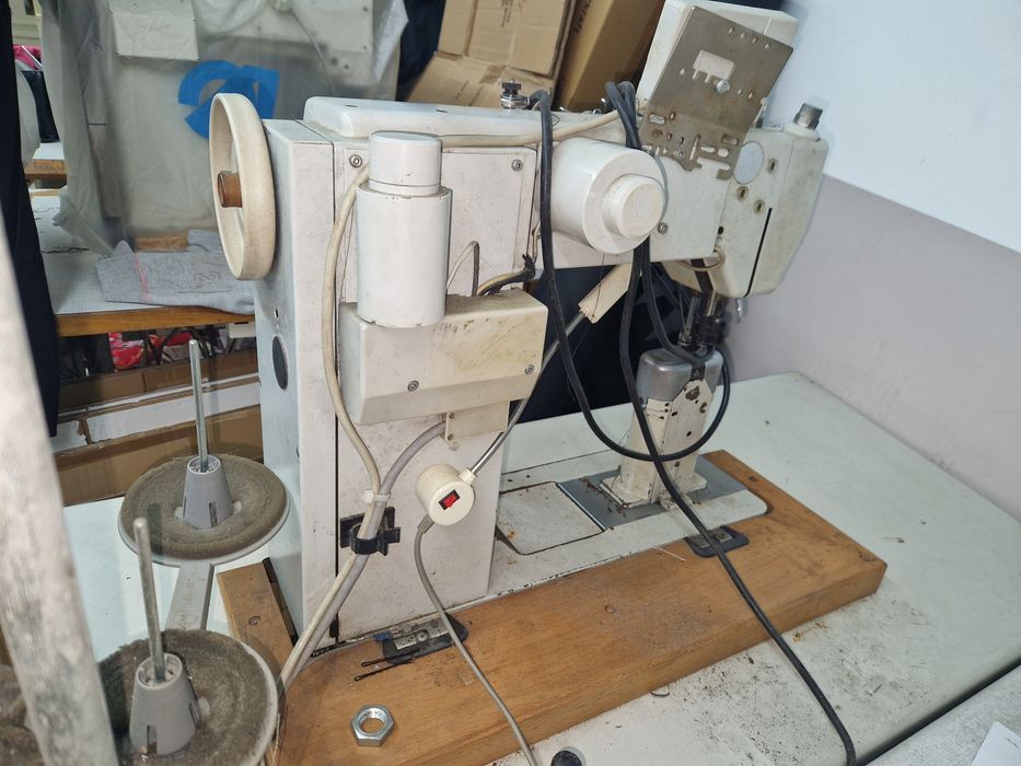 Máquina Adler 2 agulhas