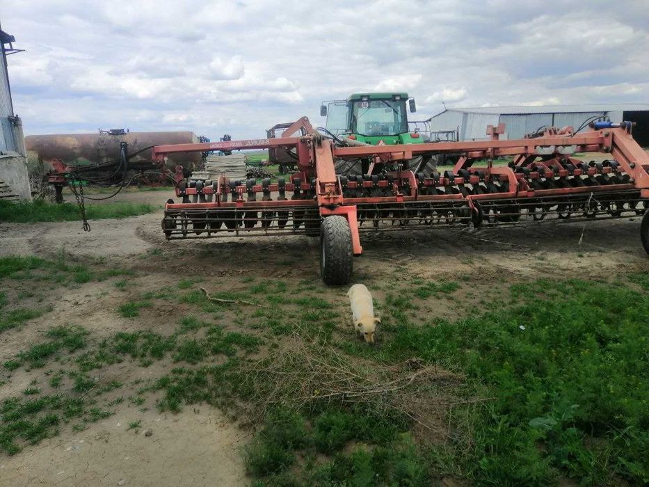 Продам сівалку John Deere 455 та інше навісне. Закриття господартства.