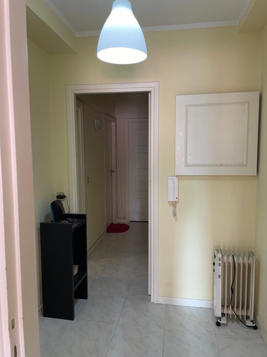 Aluga-se quarto com casa de banho privativa