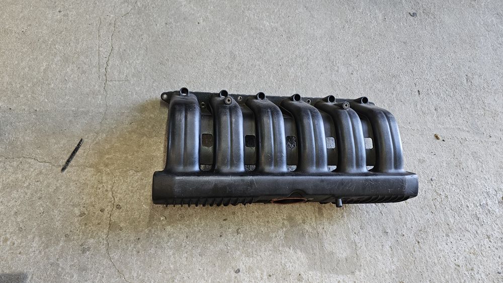 Kolektor ssący m50b25 BMW