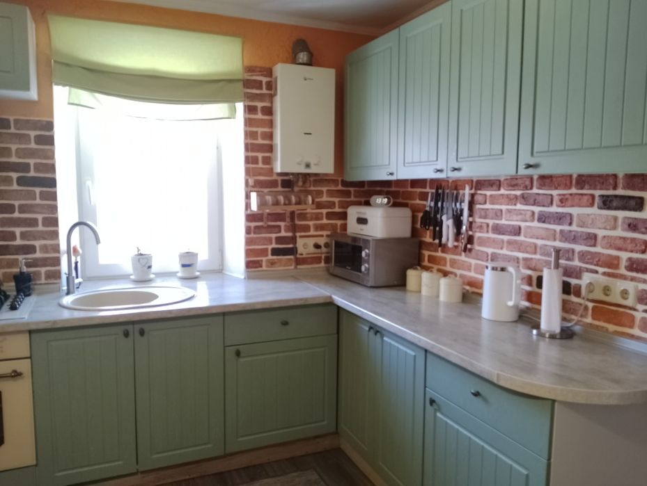 Будинок з  Карпатським чаном, басейном з морською водою, сауною.