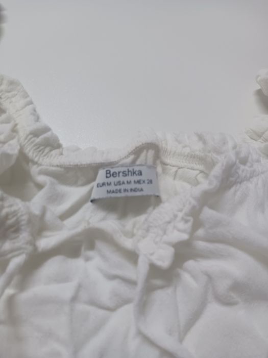 Top branco da Bershka