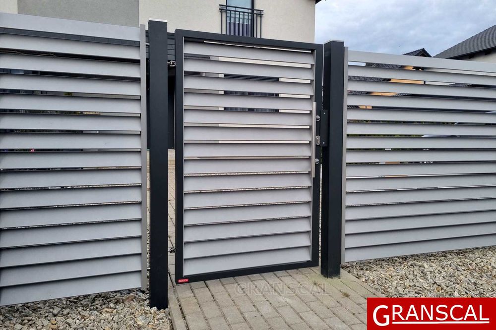 Furtka aluminiowa metalowa ogrodzenie nowoczesne płot Chyby