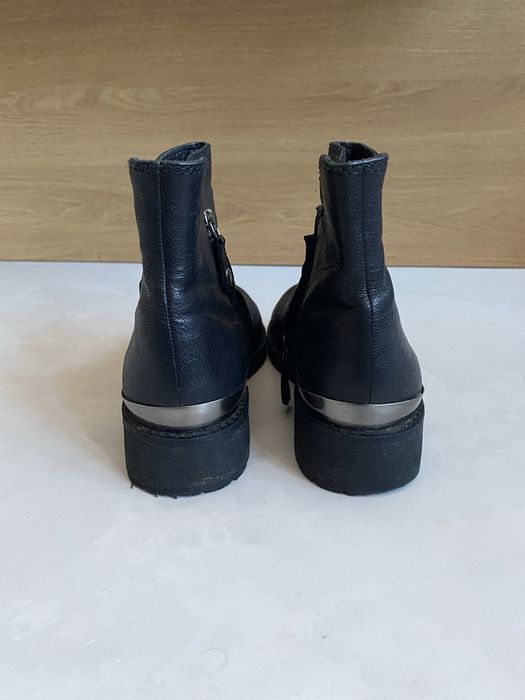 Шкіряні черевики челсі Clarks.