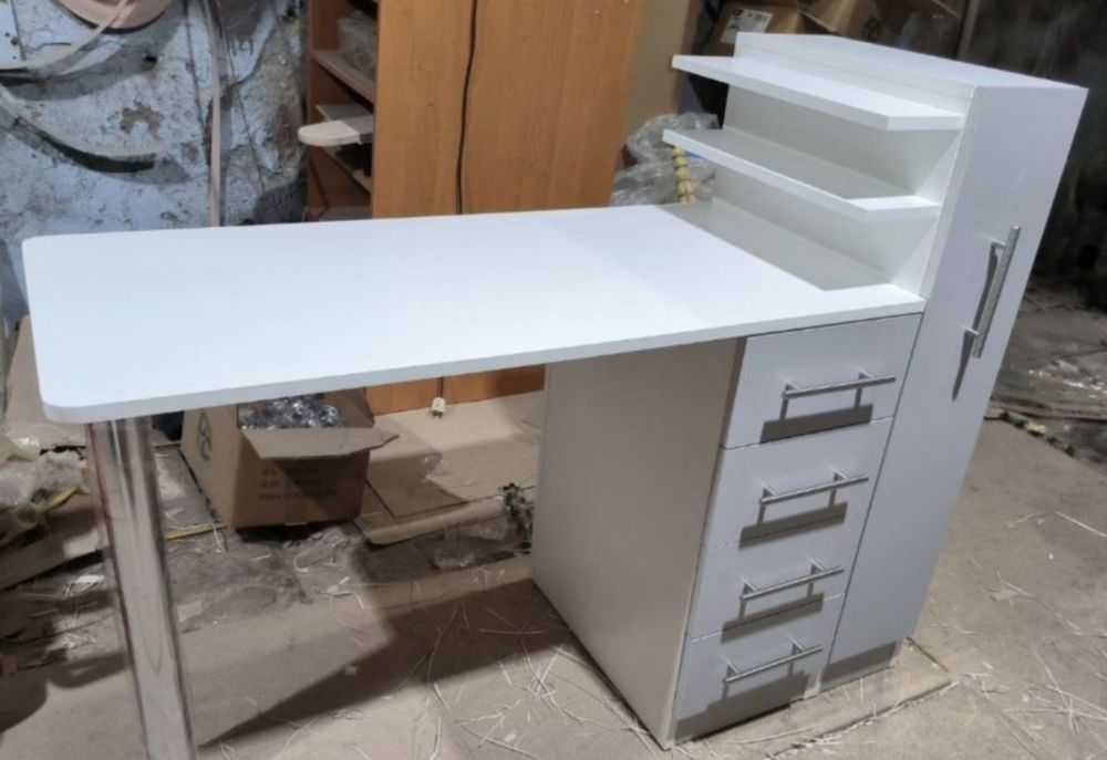 Стіл манікюрний ,стол маникюрный