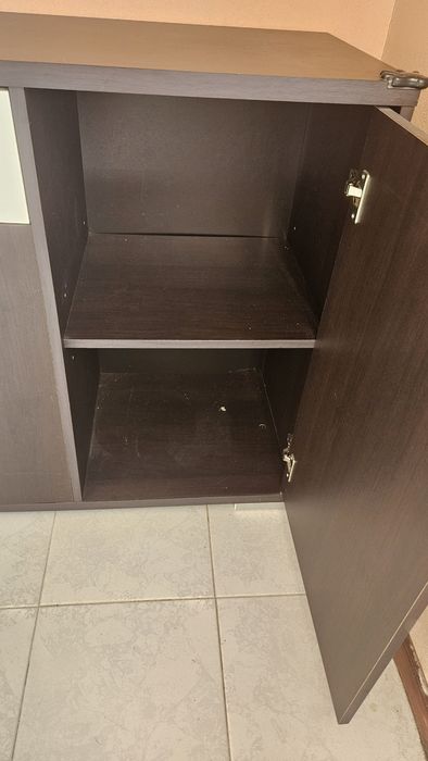 Vendo aparador castanho com branco