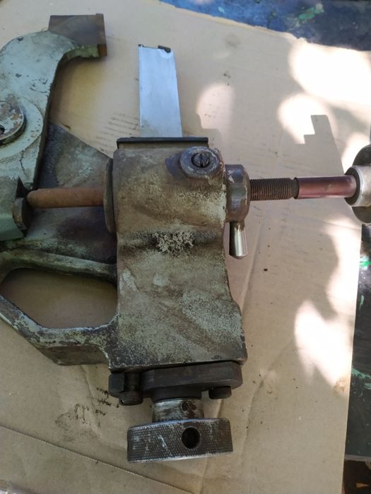 Люнет шлифовального станка